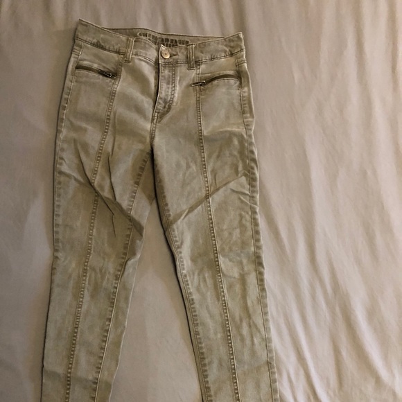 Army green detailed pants - Picture 2 of 3